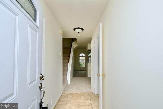 Building Photo - 7810 Lake Pleasant Dr
