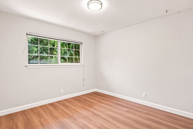 Building Photo - 4448 Irvington Ave