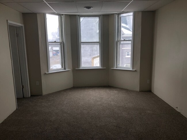 Building Photo - 1122 16th Ave