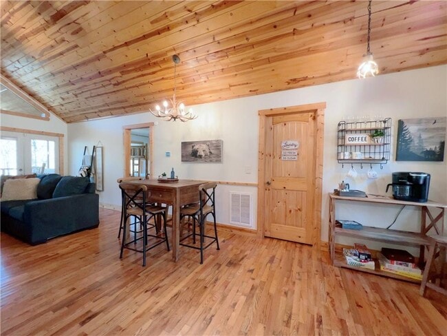 Building Photo - 532 Highland Trail