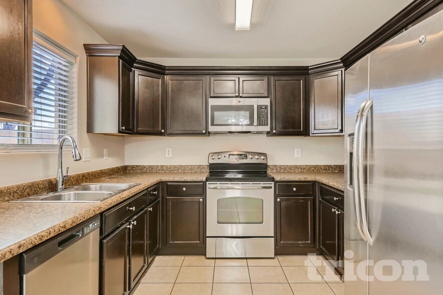 Building Photo - 3513 S 89th Ave