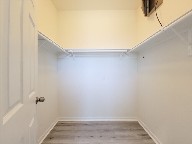 Building Photo - 14202 Persimmon Woods Dr