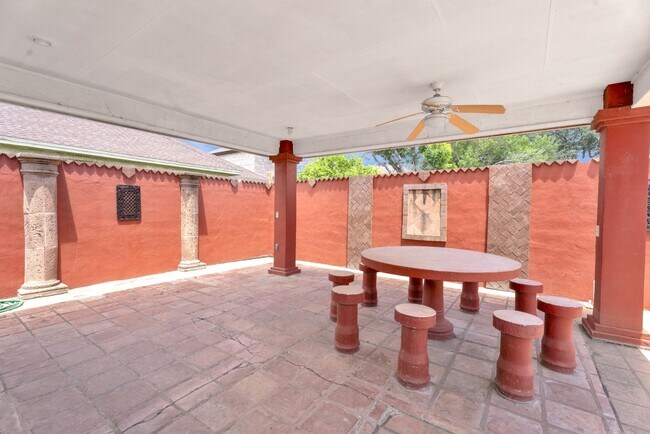 Building Photo - 3 Bed 3 Bath Home in the Laredo's Northside Primavera Subdivision! Available Now!