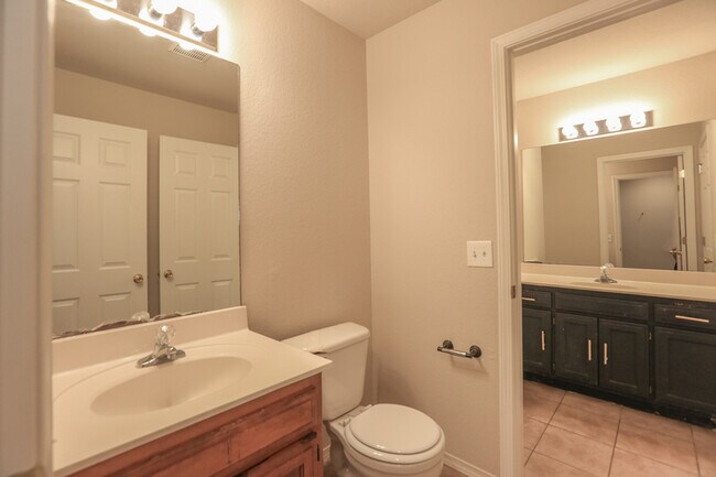 Building Photo - 3509 SW Deerfield Blvd