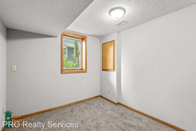 Building Photo - 3 br, 2 bath House - 7710 Greenwood Dr