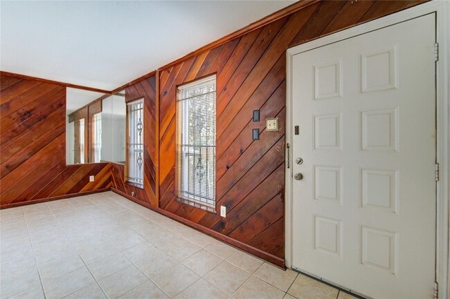 Building Photo - 14633 Perthshire Rd