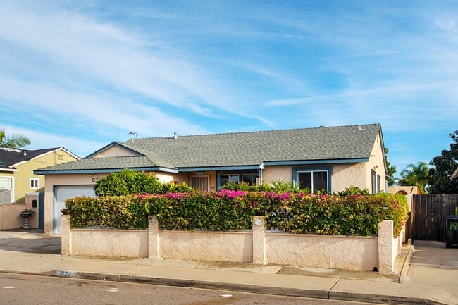 Building Photo - 1921 Rowan St