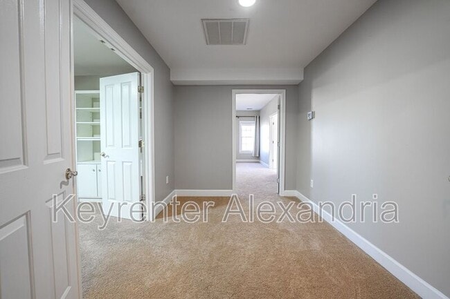 Building Photo - 13568 Heritage Farms Dr