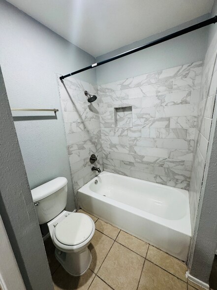 Building Photo - 8731 Village of Fondren Dr
