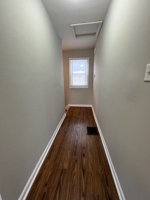 Building Photo - 350 E Hinman Ave