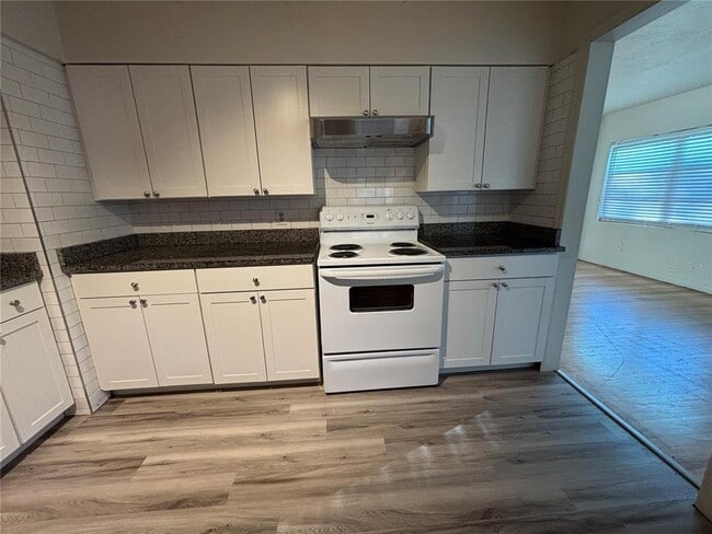 Building Photo - 1102 Sunset Point Rd