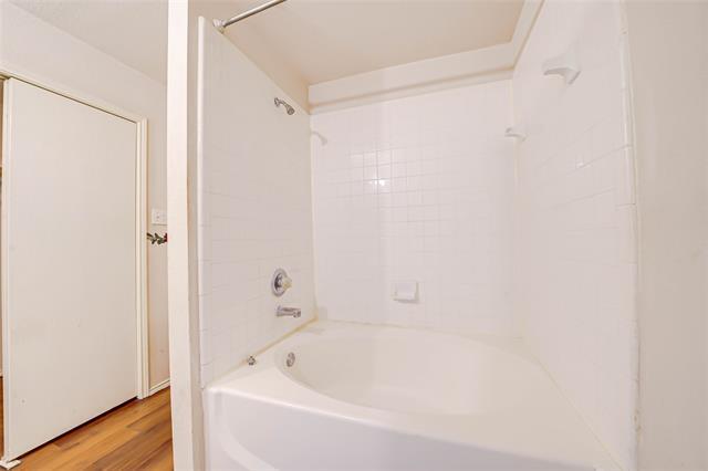 Building Photo - 3946 Brandon Park Dr