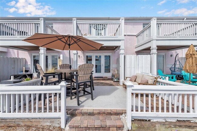 Building Photo - 5172 Coquina Key Dr SE