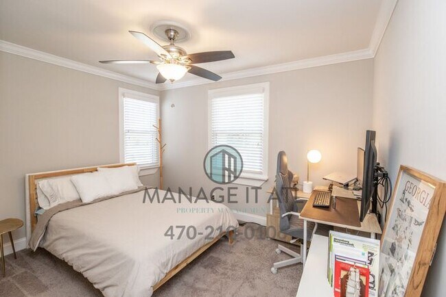 Building Photo - FULLY RENOVATED 2 Bedroom House close to I...