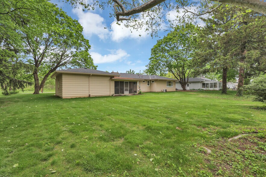 Building Photo - 2095 McCoy Rd