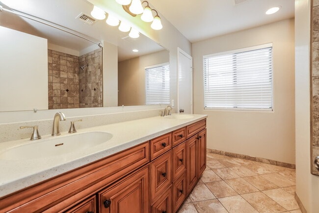 Building Photo - 3652 W Avenida Obregon