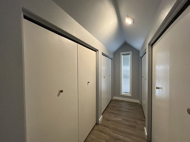 Building Photo - Three-Bedroom Home with Updated Kitchen & Vaulted Ceilings