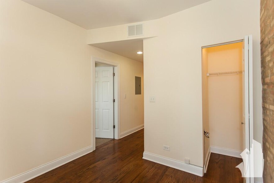 Building Photo - 2834 N Albany Ave