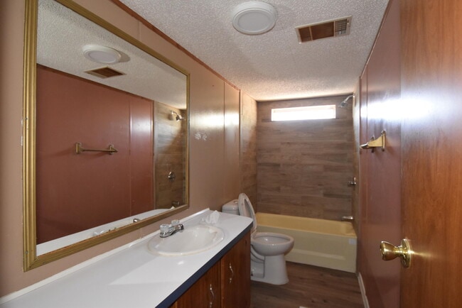 Building Photo - 14780 Gabriela Ln