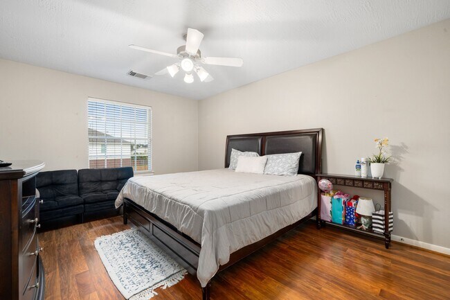 Building Photo - 24647 Hampton Lakes Dr