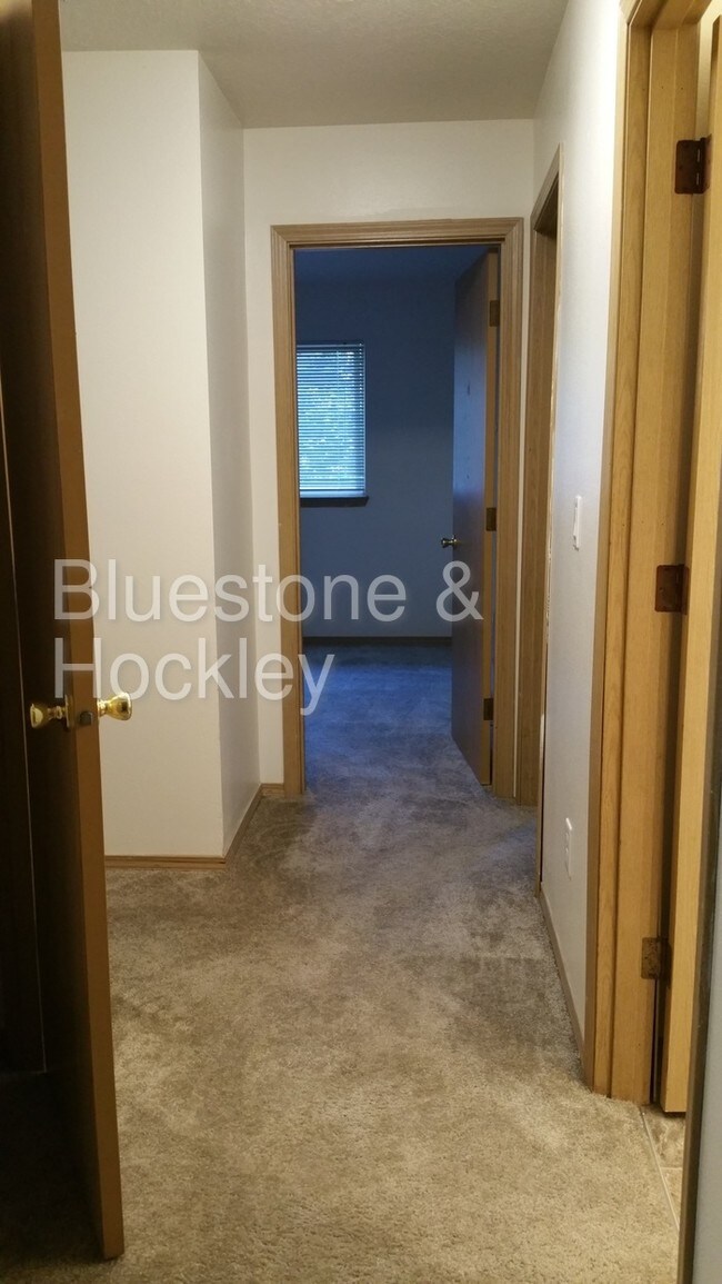 Building Photo - 4631 SW Luradel St