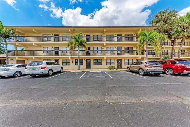 Building Photo - 305 30th Ave W