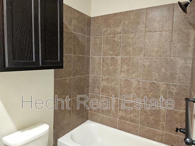 Building Photo - 222 Stacy Ln