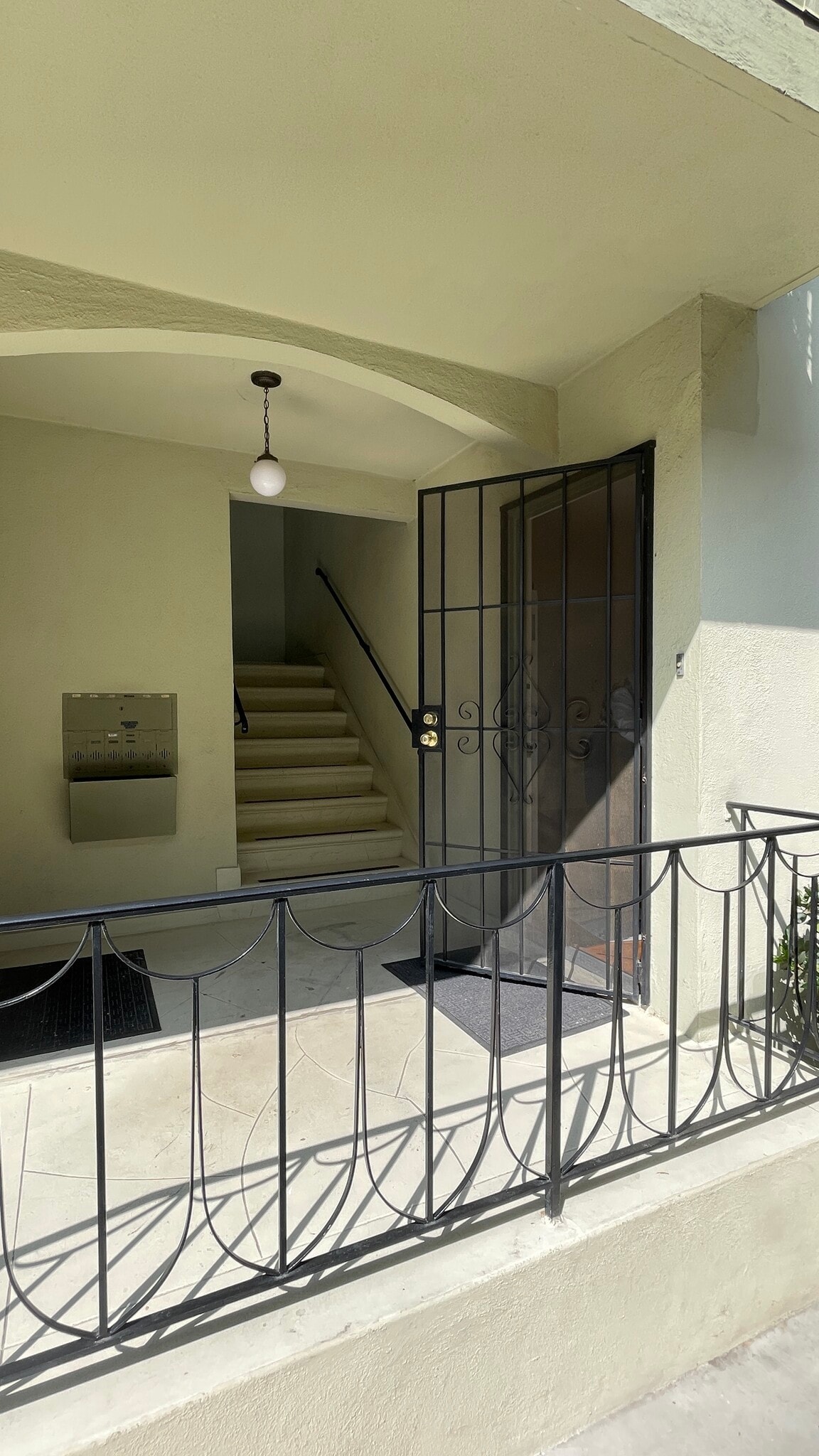 ENTRANCE TO UNIT #1- CLOSE UP - 8536 Alcott St