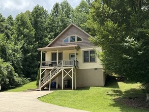 Building Photo - 4056 Turnpike Rd