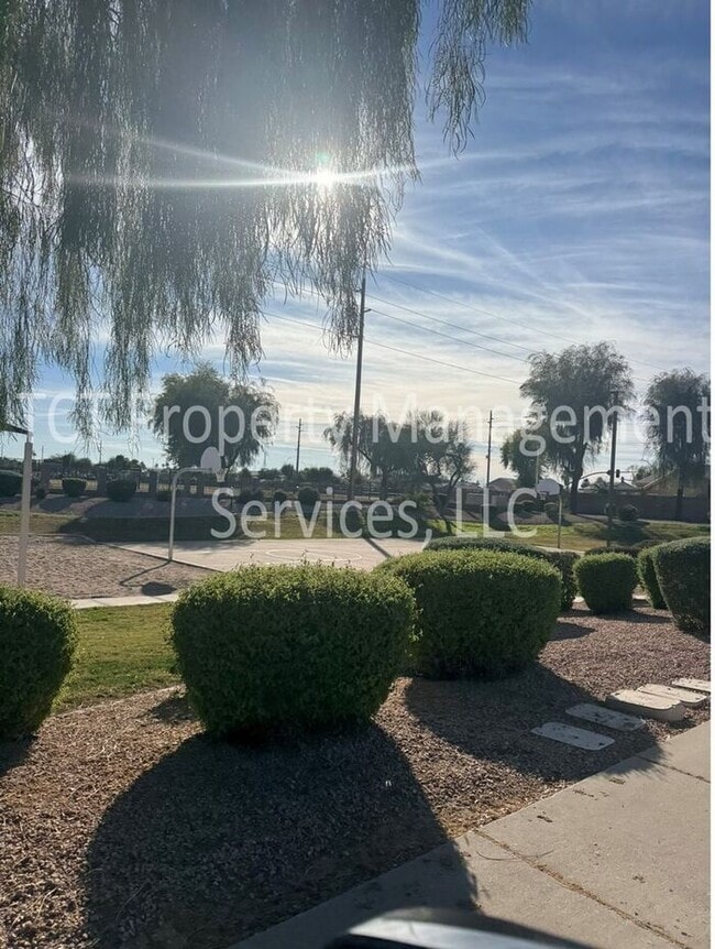 Building Photo - Tastefully Updated Home in Great Chandler Location