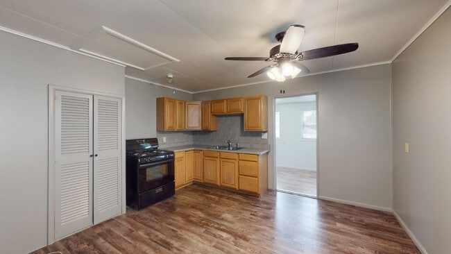 Building Photo - 3 bed close to Belt and 36 Hwy