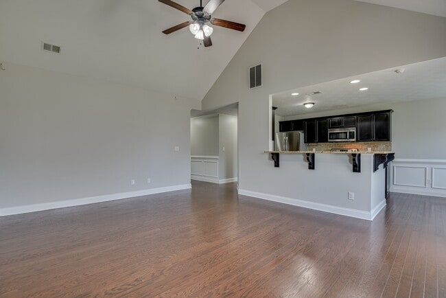 Building Photo - 1721 Dunmore Ave
