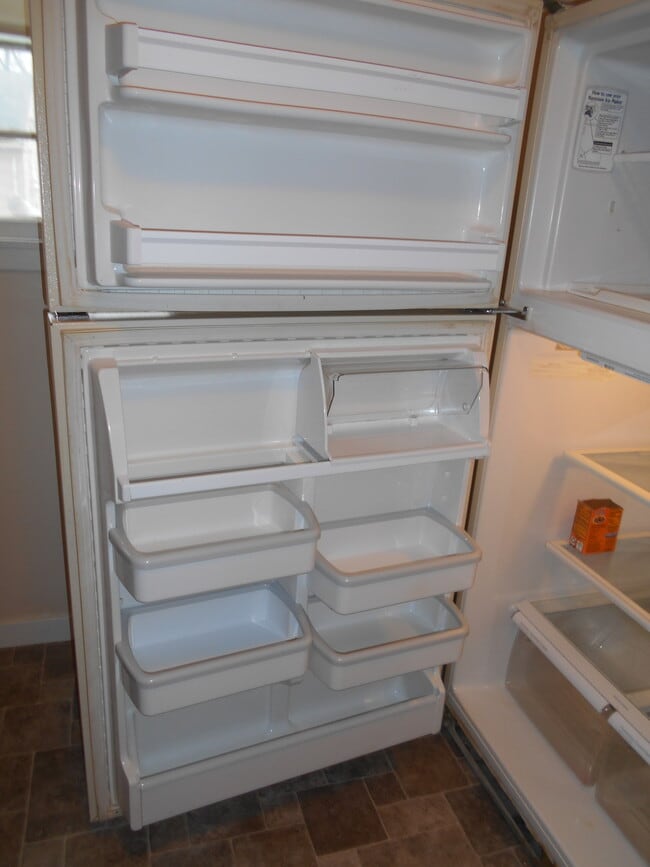 Building Photo - 3865 Roseberry St