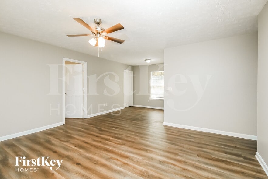 Building Photo - 9161 Thrash St SW