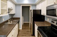 Building Photo - 18324 Streamside Dr