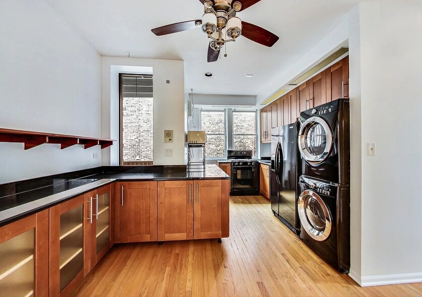 Building Photo - 5600 S Blackstone Ave