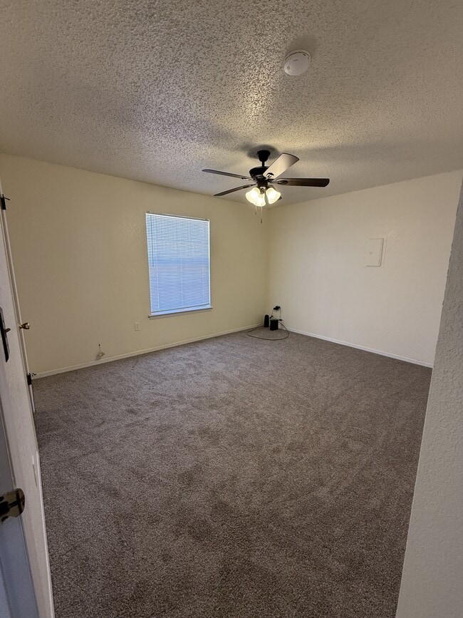 Building Photo - 8403 Villanova Dr