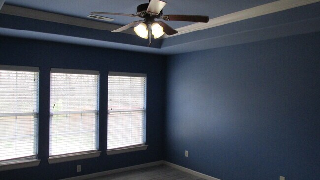 Building Photo - 3507 SW Briar Creek Ave