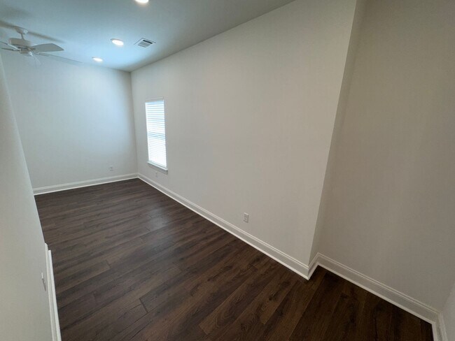 Building Photo - 4BD/4.5BA FOR RENT