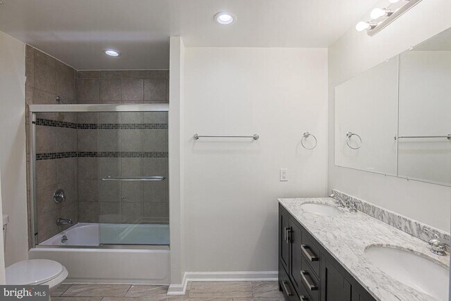 Building Photo - 6331 Red Cedar Pl