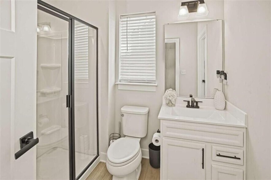 Building Photo - 305 Meuse Ln