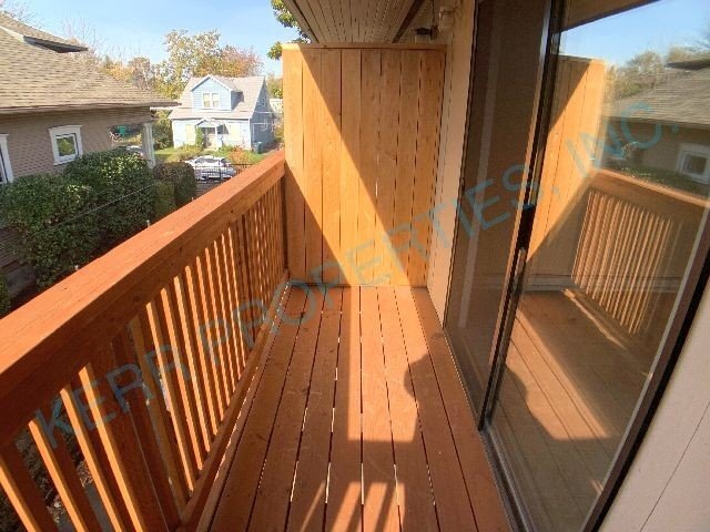 Building Photo - Charming 2-Bedroom Multiplex in the Heart ...