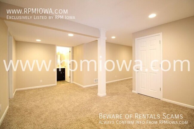 Building Photo - FINISHED BASEMENT!!! 4 Bedroom, 3 Bath Hom...