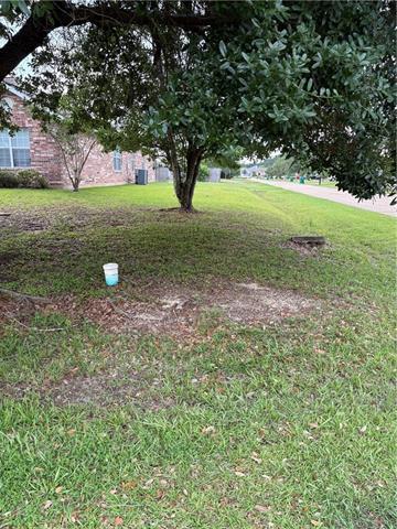 Building Photo - 700 Lakeview Ln