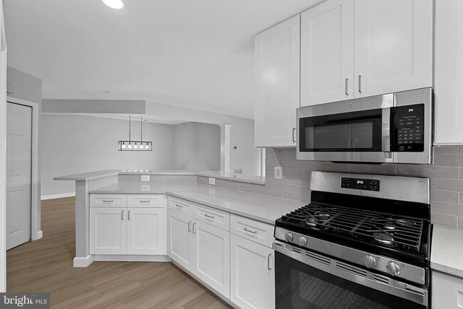 Building Photo - 21850 Locomotive Terrace