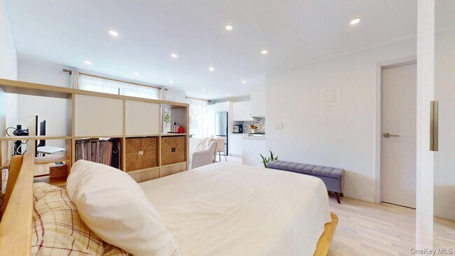 Building Photo - 68-15 Selfridge St