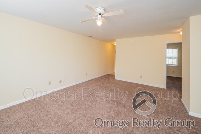 Building Photo - 484 Grey Hill Rd