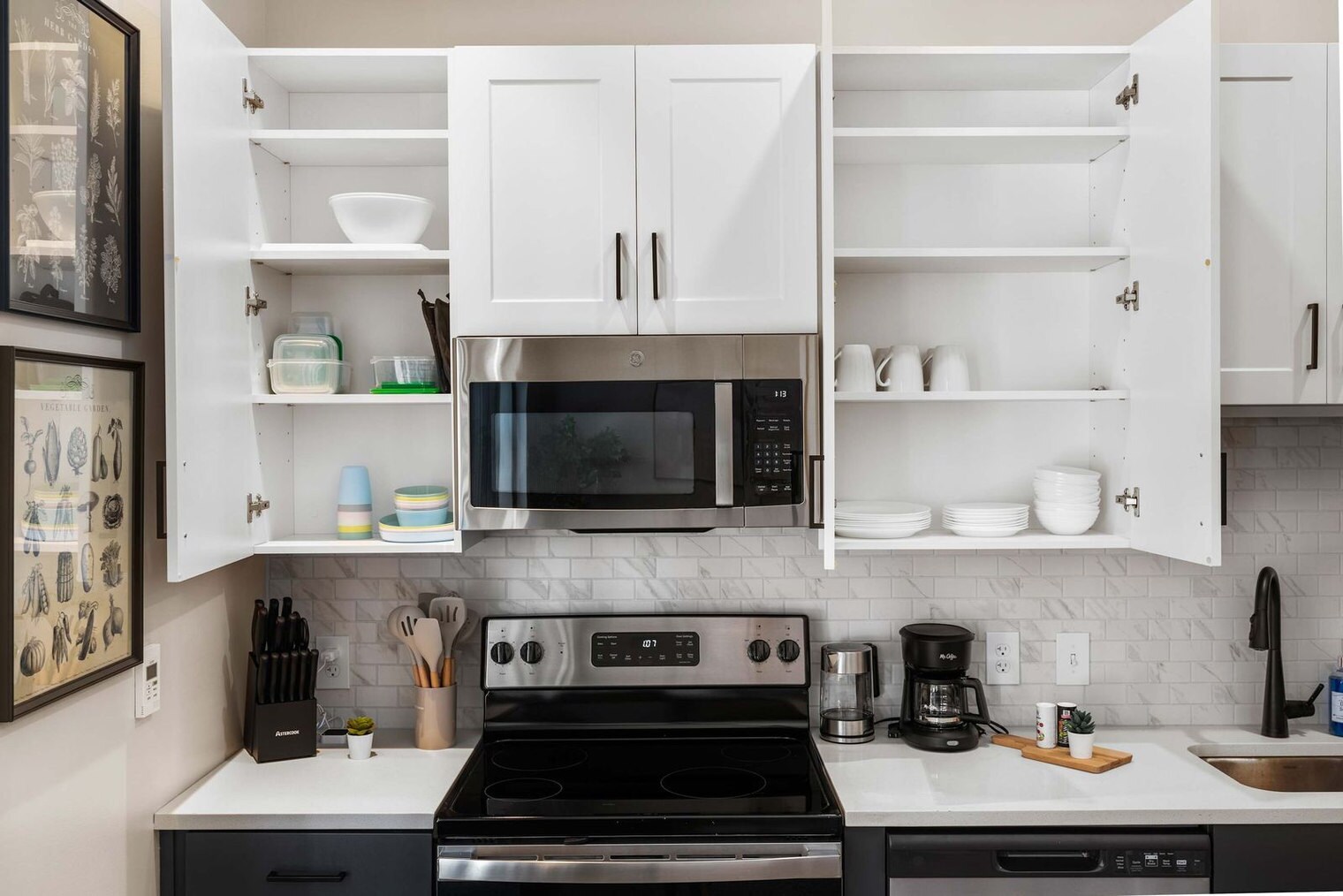 Building Photo - 205 W 4th St