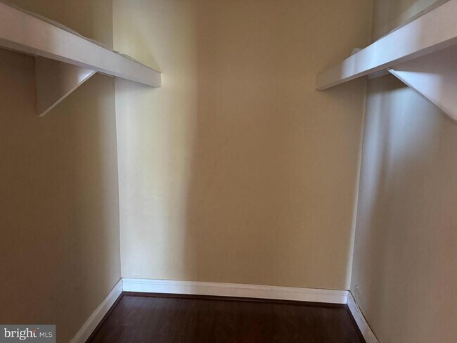 Building Photo - 4600 Duke St