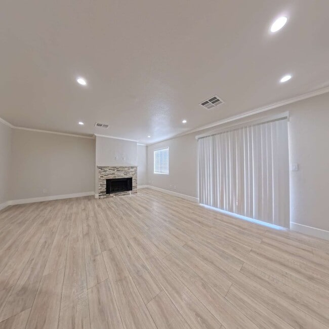 Building Photo - Highly Remodeled | Customer Closets | Gated Community